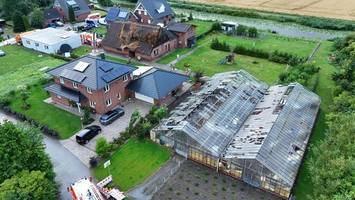tornado hinterlässt zerstörte dächer und autos in glückstadt und bei stade