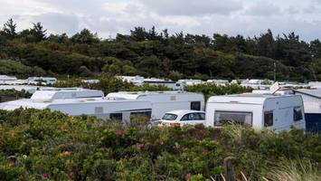 Unfall auf Sylter Campingplatz: Rentner wird von Wohnmobil überrollt und stirbt