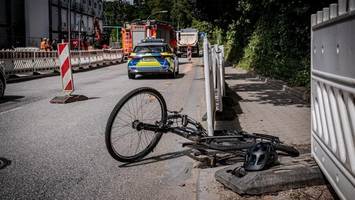 Radfahrerin in Winterhude von Lastwagen erfasst und verletzt