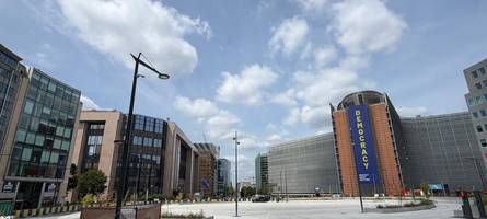 30 Millionen Euro und kein Schatten: Ein Kreisel in Brüssel wird zum Sinnbild bürokratischen Scheiterns