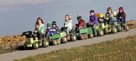 Die Traktoren kennt jeder: Rolly Toys stellt Produktion ein