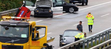 A7 nach schwerem Unfall weiter gesperrt: Mindestens eine Person schwer verletzt