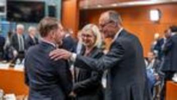 bundesregierung: kretschmer kritisiert ablösung von schenderlein