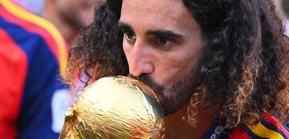 marc cucurella tätowiert sich gesicht von coach luis de la fuente