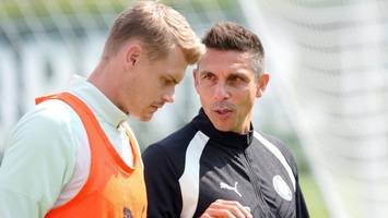 st.-pauli-trainer gibt smith taktik-schulungen – aber ist die mühe umsonst?