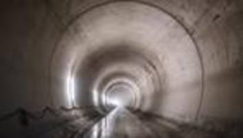 Brennerbasistunnel: Durchbruch der Tunnelröhren am Brenner zwischen Italien und Österreich