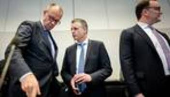 Kanzler unter Druck: Acht Personalwechsel und eine verpasste Chance