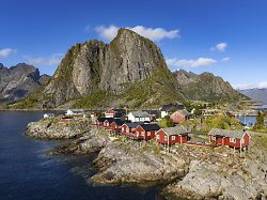 Feuer auf Lofoten gelegt?: Deutsche in Norwegen wegen Brandstiftung angeklagt