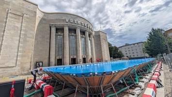 volksbühne wird zum plansch-treffpunkt: hier ist das kultur-programm
