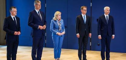 Frank-Walter Steinmeier ernennt neue CDU-Minister