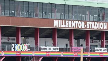 nach csd-anschlag: so sichert die polizei hamburg das st.-pauli-testspiel