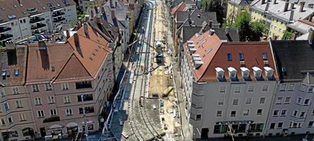 Neue Augsburger Tramlinie: In der Rosenaustraße liegen jetzt die Straßenbahngleise
