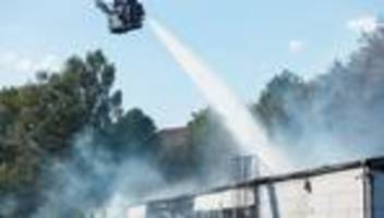 Brände: Großbrand in Recyclingbetrieb gelöscht – Ursache noch unklar