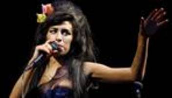 Erinnerungsstücke der Ikone: Gericht: Vater von Amy Winehouse muss Millionensumme zahlen