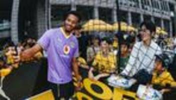 Fußball-Bundesliga: Leuchtendes Lila: BVB-Ausweichtrikot löst Fan-Diskussion aus
