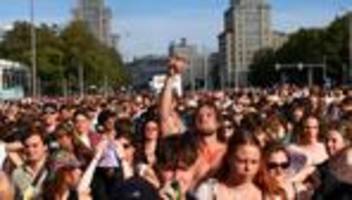 technoparade »zug der liebe«: zug der liebe in berlin nach anschlag auf den csd abgesagt