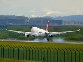kopfhörer stark erhitzt: swiss-flugzeug wegen rauch in der kabine notgelandet