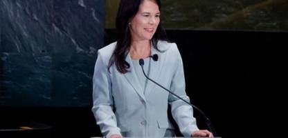 Annalena Baerbock will mehr gutgelaunte Frauen in Machtpositionen