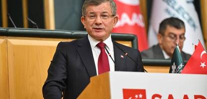 Türkei: Früherer Weggefährte Erdoğans verlässt die Politik zurück