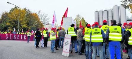 Warnstreik bei Zott: Am Donnerstag legen 250 Beschäftigte die Arbeit nieder