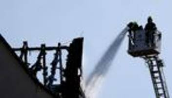 großeinsatz der feuerwehr: nach schlossbrand: drohnenbilder für denkmalschutz