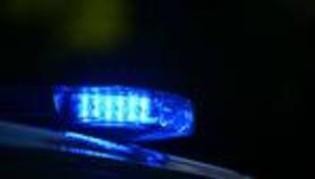 In der Nacht: Berliner Polizei: Schüsse auf Imbiss in Mariendorf