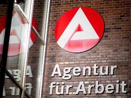 Arbeitsmarkt: Zahl der Arbeitslosen steigt im Juli auf mehr als drei Millionen